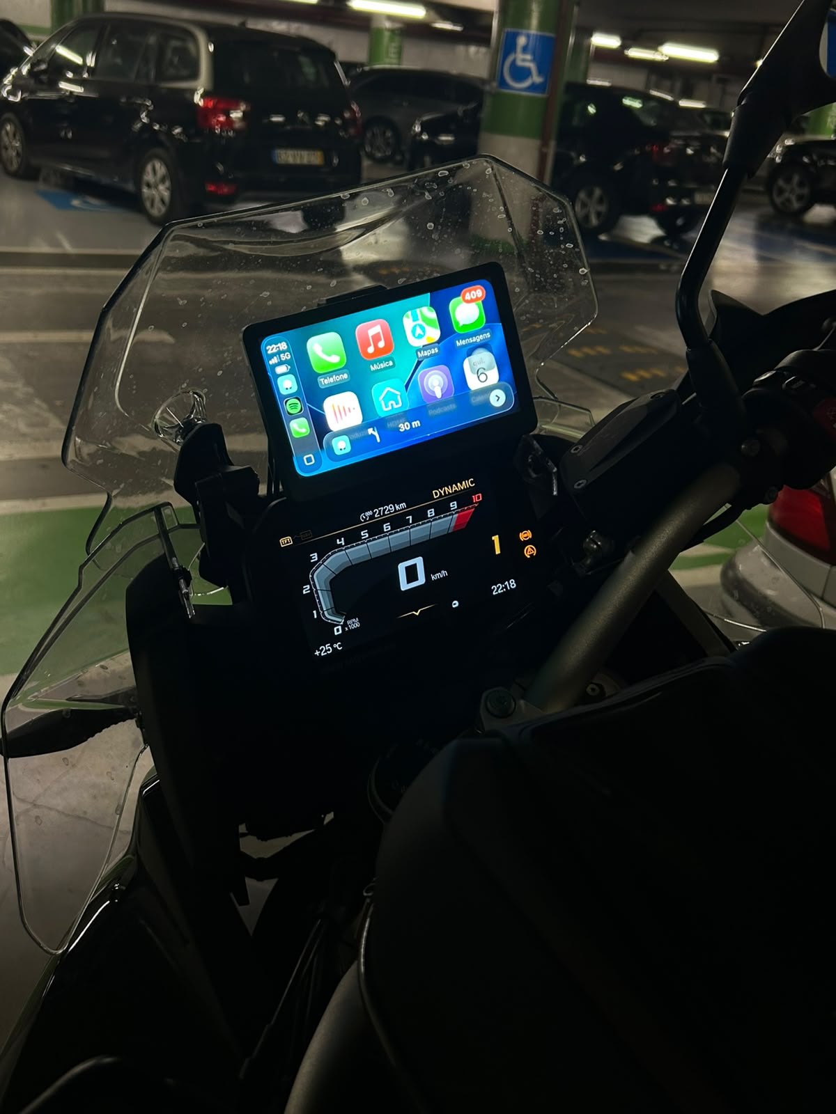 Motoplay 6.2" ULTRA® | Apple CarPlay and Android Auto